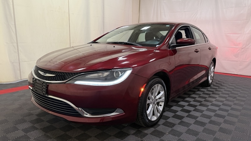 2015 Chrysler 200 Limited's photo
